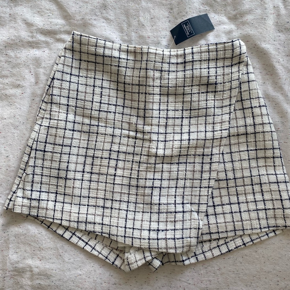 NWT Abercrombie & Fitch White Plaid Skort